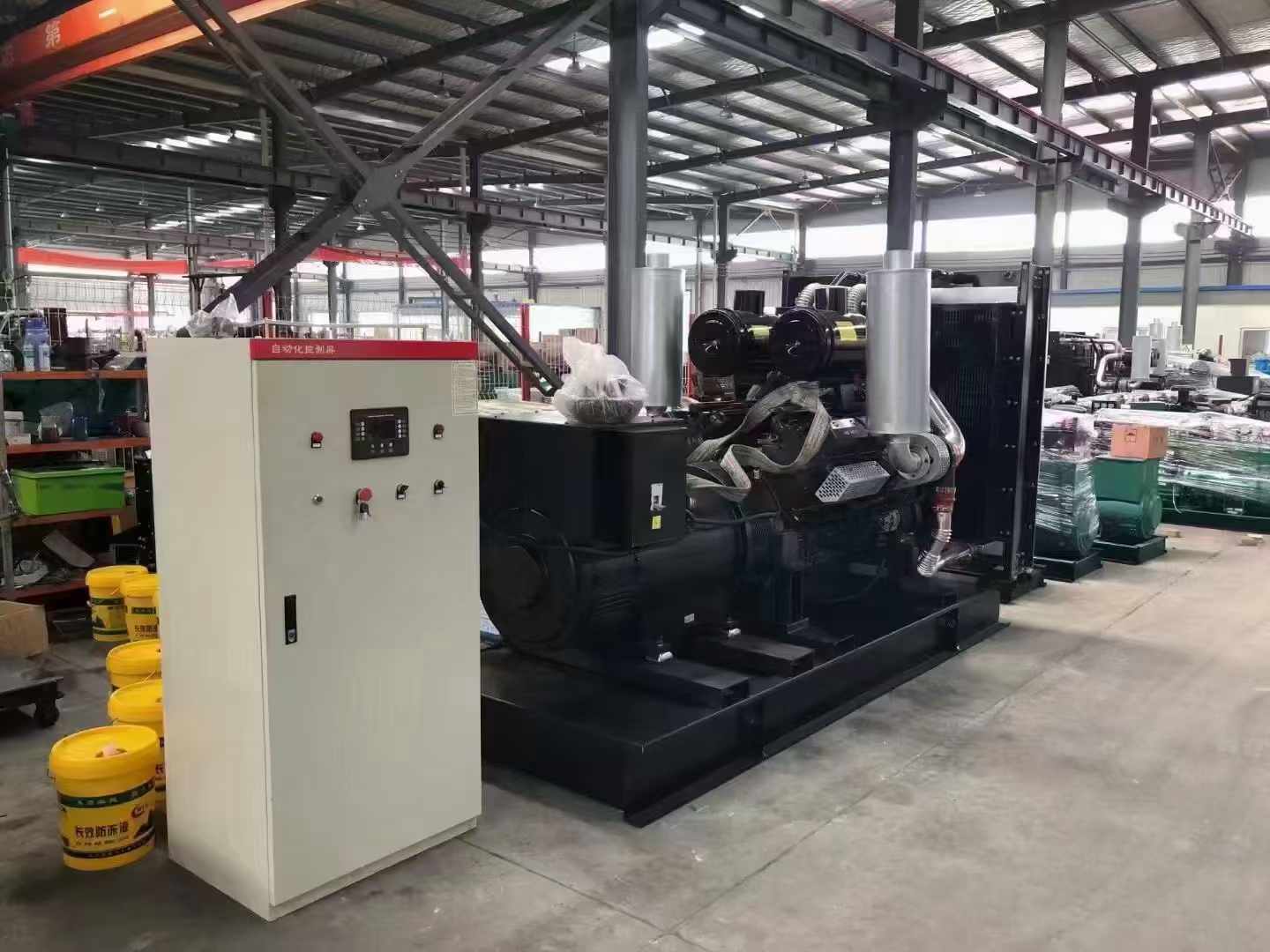 临潭柴油发电机运行时的噪音和振动水平如何?