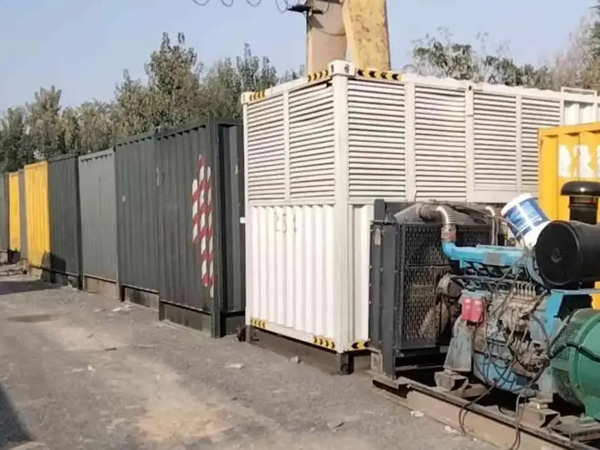 临潭200KW柴油发电机机组每小时油耗是多少？